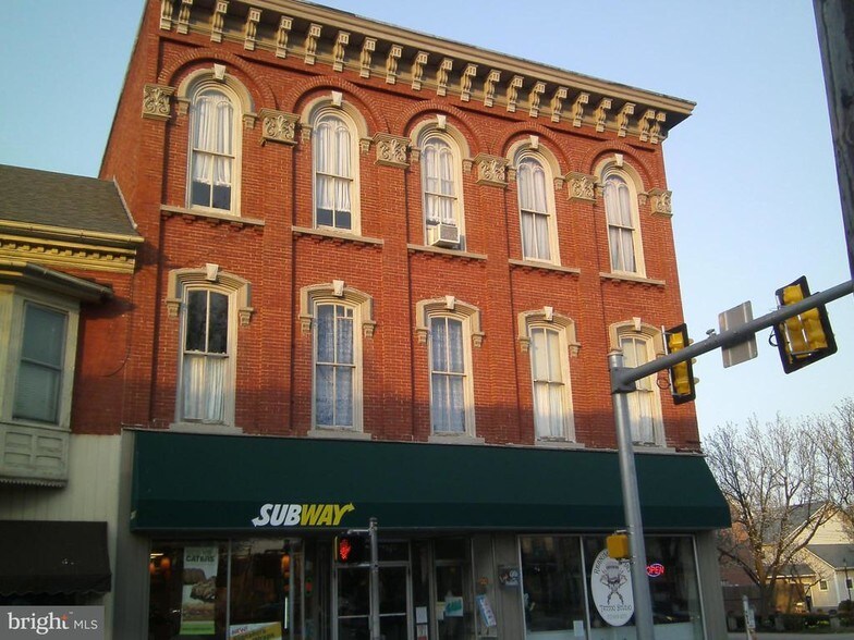 1 N Main St, Manheim, PA 17545