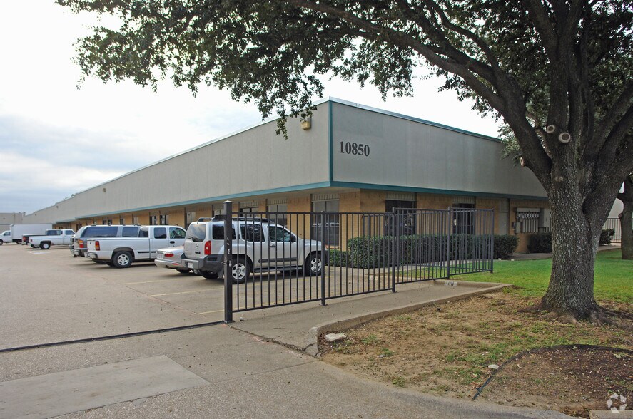 10850 Switzer Ave, Dallas, TX, 75238 Flex Space For Lease