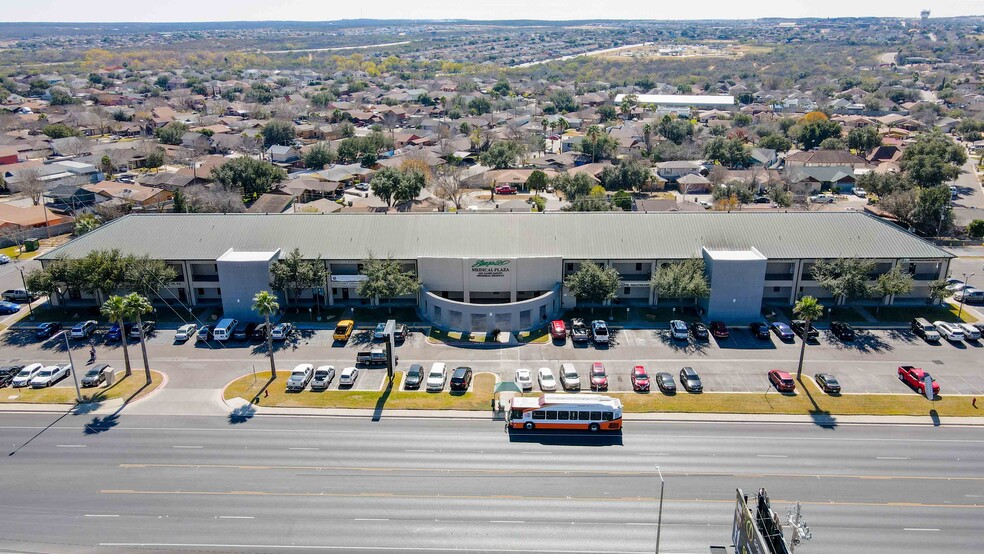 4151 Jaime Zapata Memorial Hwy, Laredo, TX for lease - Building Photo - Image 1 of 7