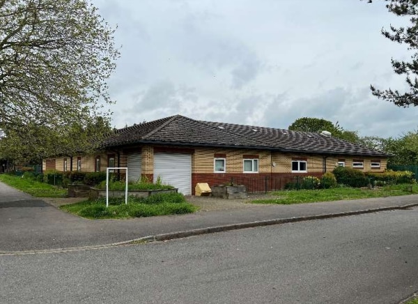 2-4 Cuddesdon Way, Oxford for sale - Primary Photo - Image 1 of 1
