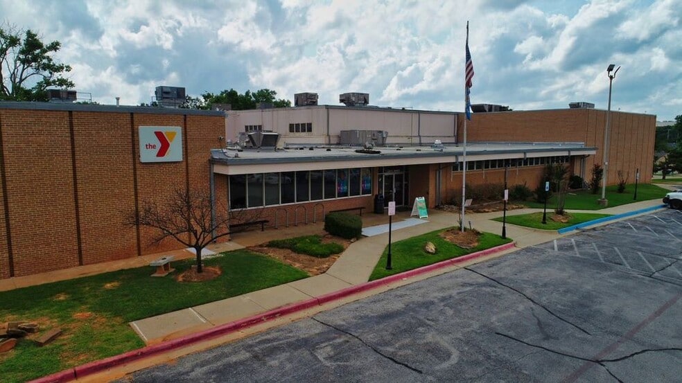 1220 S Rankin St, Edmond, OK for sale - Building Photo - Image 2 of 10