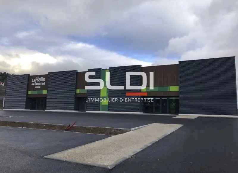 Retail in Anse for lease - Building Photo - Image 3 of 8