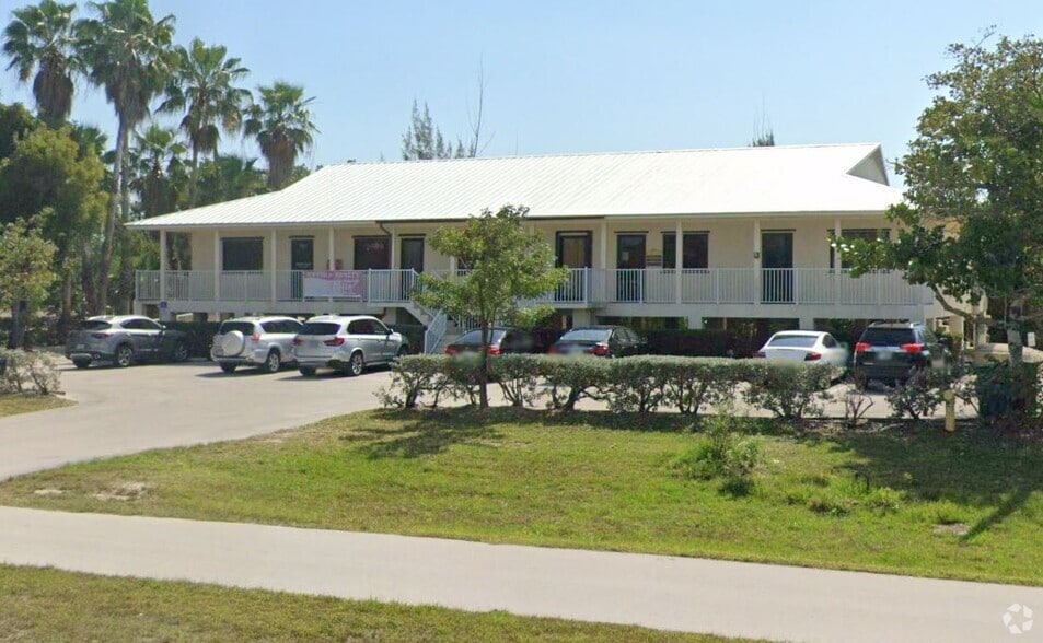 29872 Overseas Hwy, Big Pine Key, FL for lease - Building Photo - Image 2 of 3