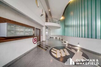 Office in Paris for lease Interior Photo- Image 1 of 13