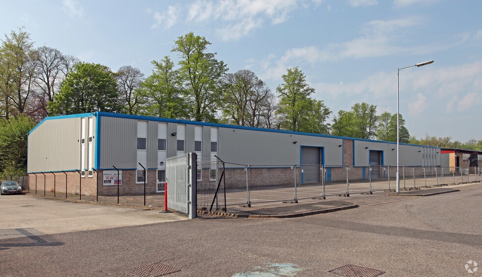 Grafton Way, Basingstoke for sale - Primary Photo - Image 1 of 1