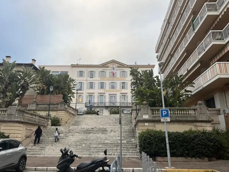 Retail in Cagnes-sur-Mer for sale - Building Photo - Image 1 of 6