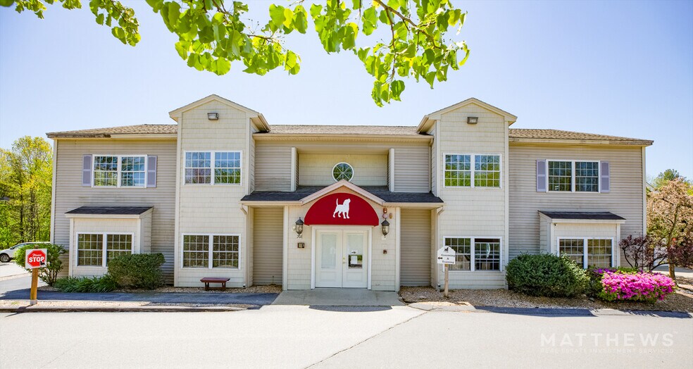 208 Londonderry Tpke, Hooksett, NH for sale - Building Photo - Image 1 of 1