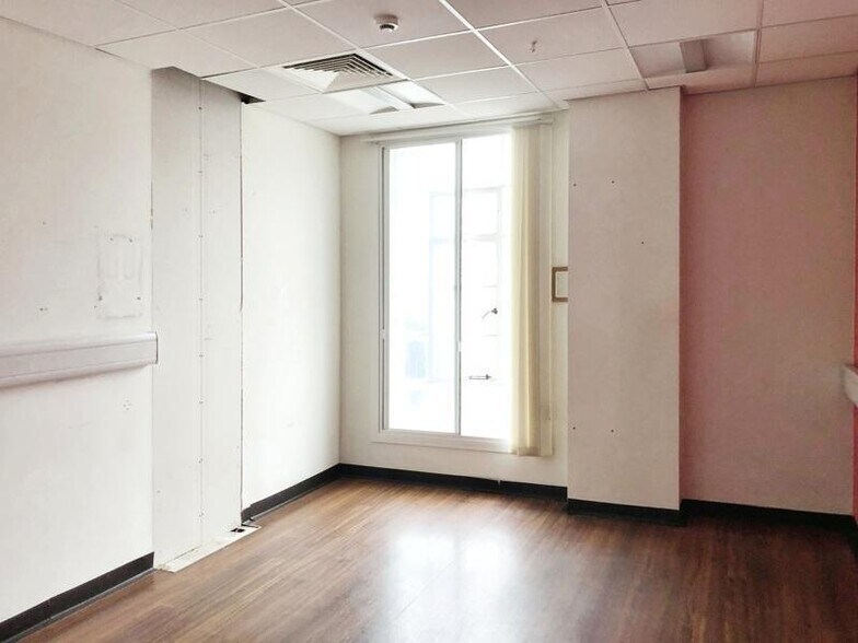 General Gordon Pl, London for lease - Building Photo - Image 2 of 6