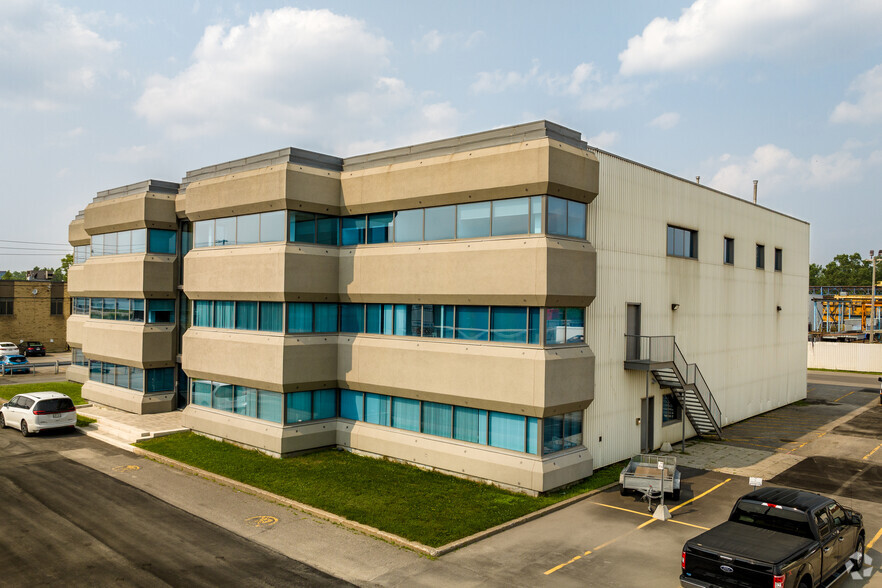 2285 Av Francis-Hughes, Laval, QC for lease - Building Photo - Image 2 of 11