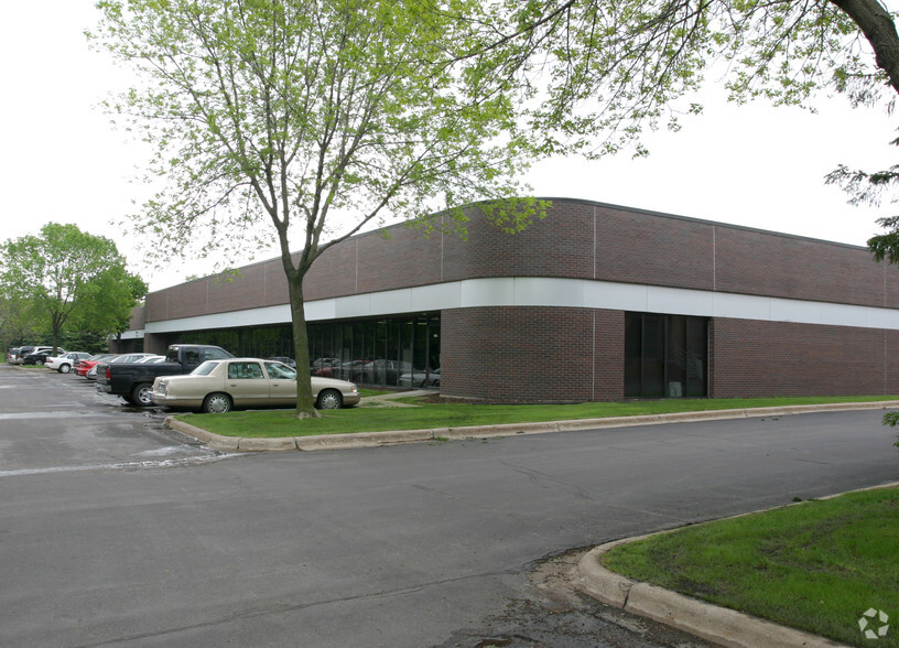 1370 Mendota Heights Rd, Mendota Heights, MN for sale - Building Photo - Image 3 of 35