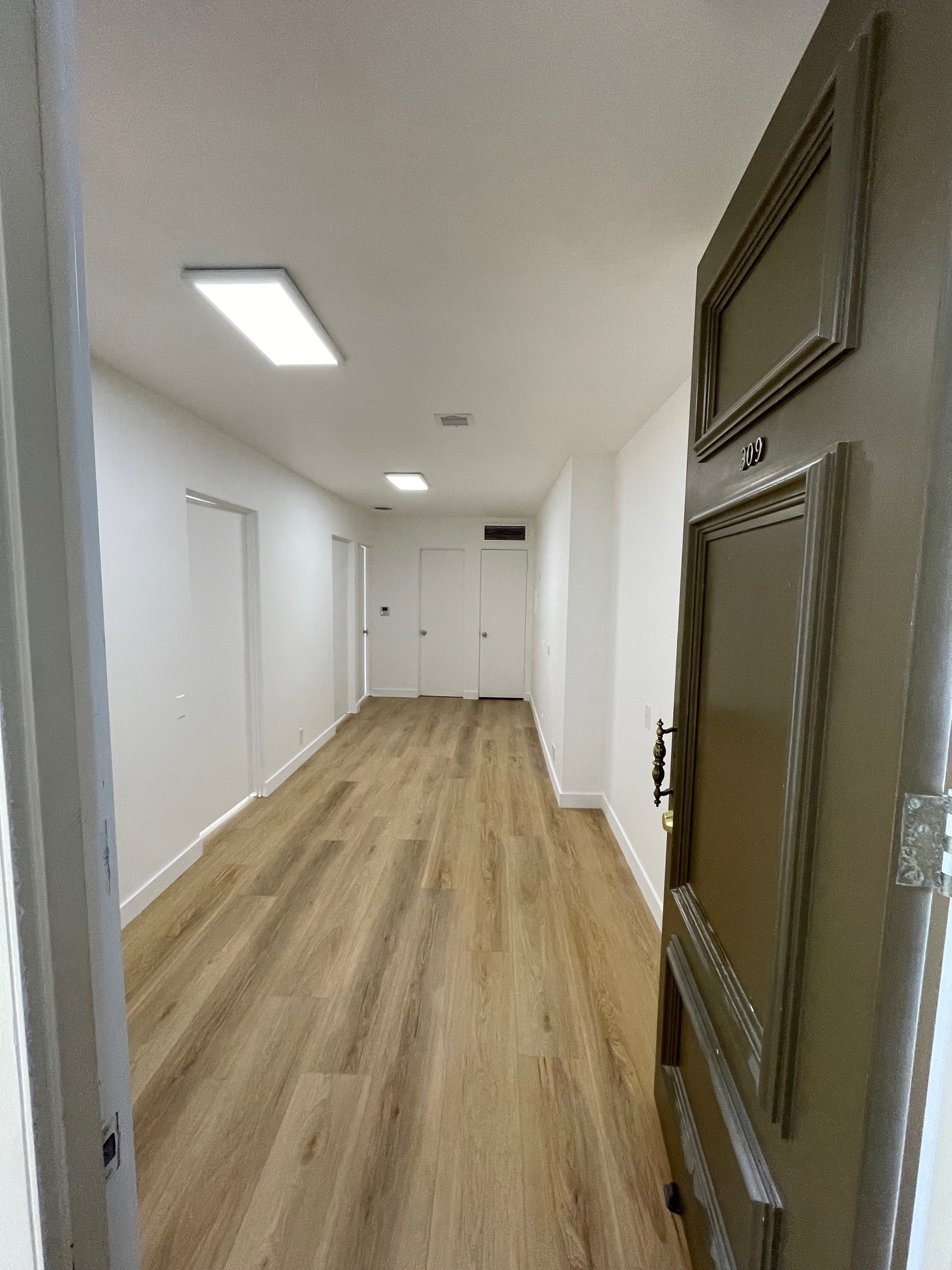 36 Malaga Cove Plz, Palos Verdes Estates, CA for lease Interior Photo- Image 1 of 18