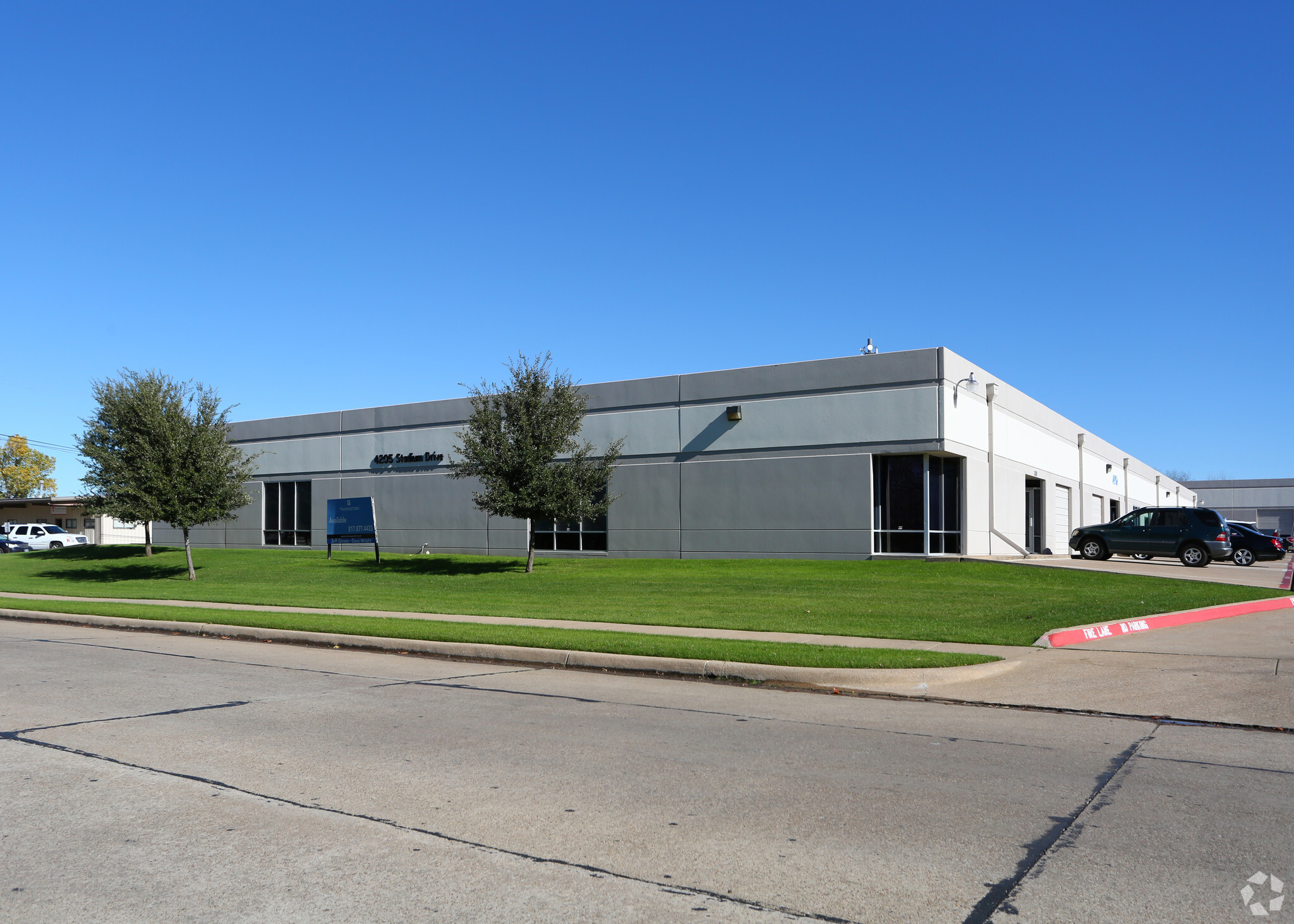 4205 Stadium Dr, Fort Worth, TX for lease Building Photo- Image 1 of 7