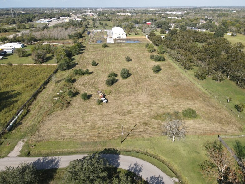 7227 Cemetary Rd, Manvel, TX for sale - Building Photo - Image 3 of 12