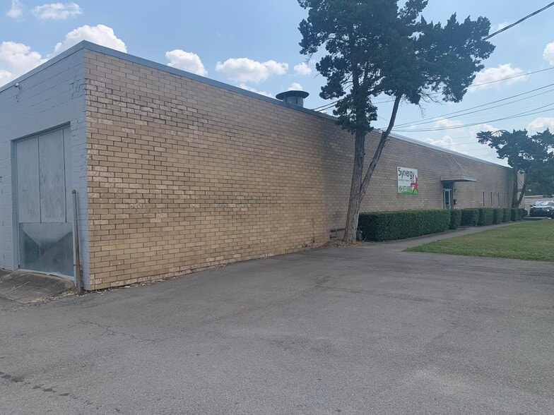 210 Omohundro Pl, Nashville, TN for lease - Building Photo - Image 3 of 14