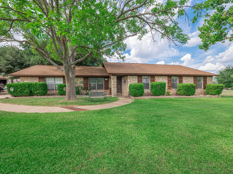 1914 Rowe Loop, Pflugerville, TX for sale - Primary Photo - Image 1 of 103