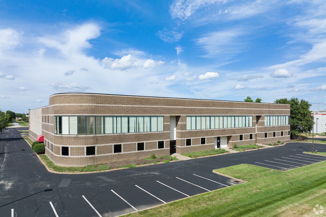 3600 Rider Trail S, Earth City, MO 63045