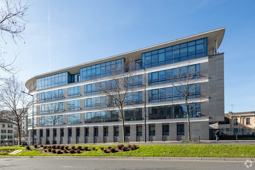 Office in Maisons-Alfort for lease - Building Photo - Image 2 of 6