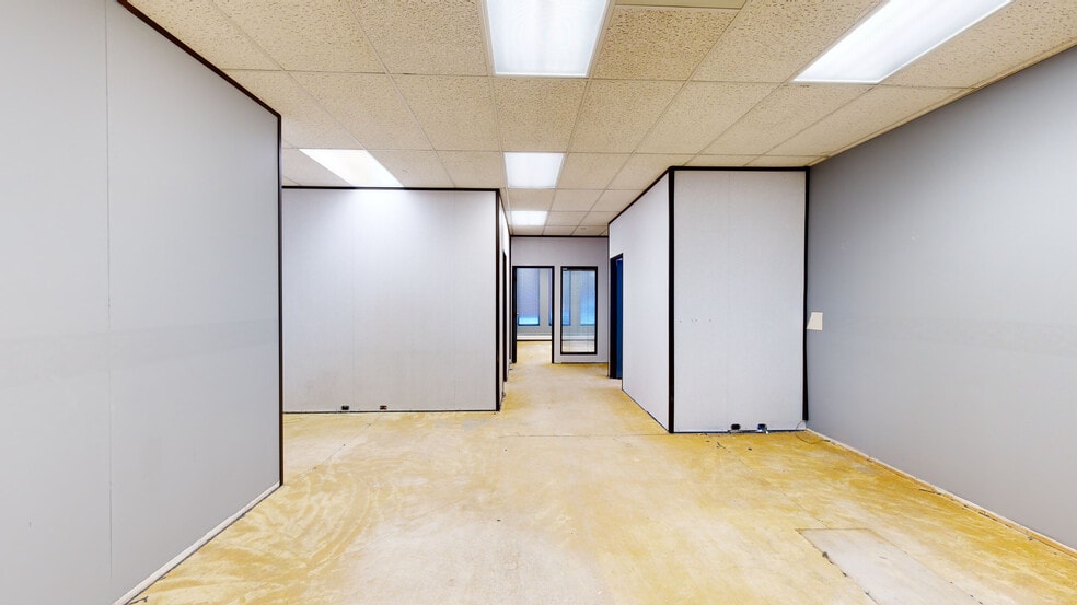 8704 51st Ave NW, Edmonton, AB for sale - Matterport 3D Scan - Image 3 of 31