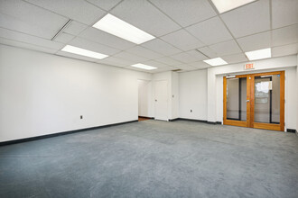 700 N Fairfax St, Alexandria, VA for lease Interior Photo- Image 2 of 6