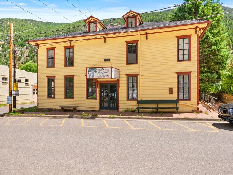 614 Rose St, CO 80444