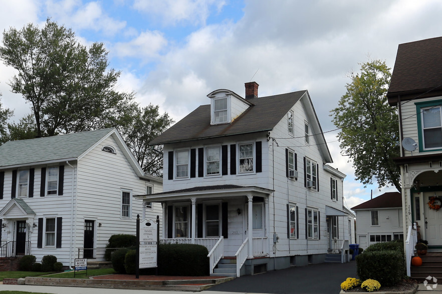 121 N Church St, Moorestown, NJ for sale - Primary Photo - Image 1 of 1