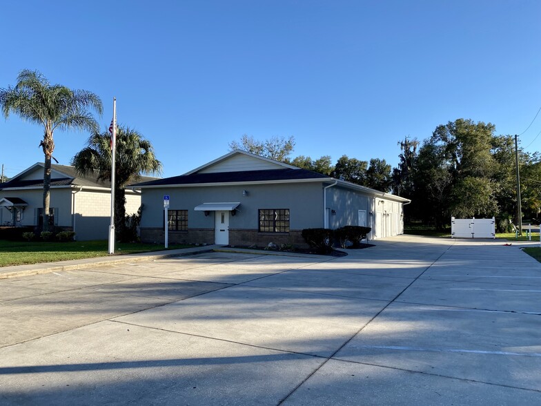 196 W Blue Springs Ave, Orange City, FL for lease - Building Photo - Image 2 of 9