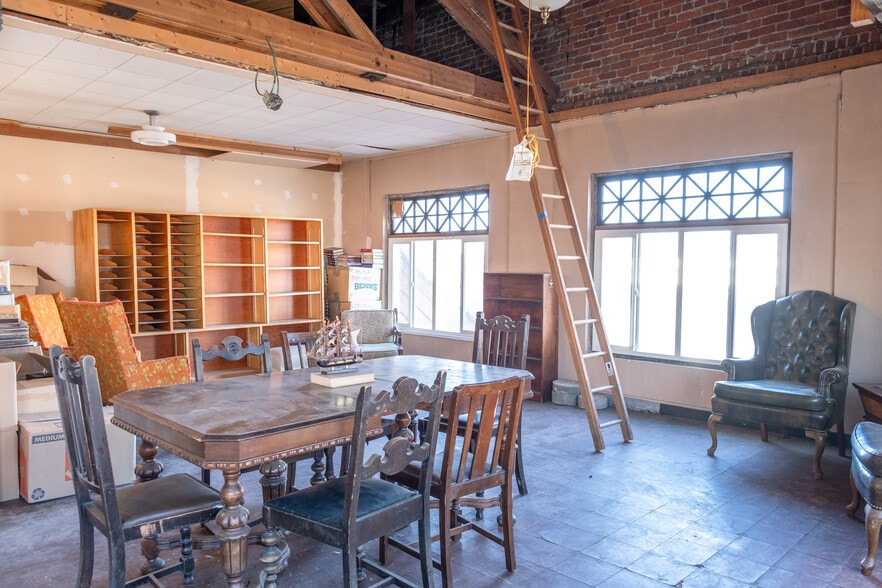 517 N Main St, Milton-Freewater, OR for sale - Interior Photo - Image 3 of 3