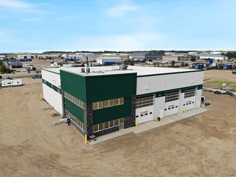 41 Queensgate Cres, Red Deer, AB for sale - Building Photo - Image 1 of 1