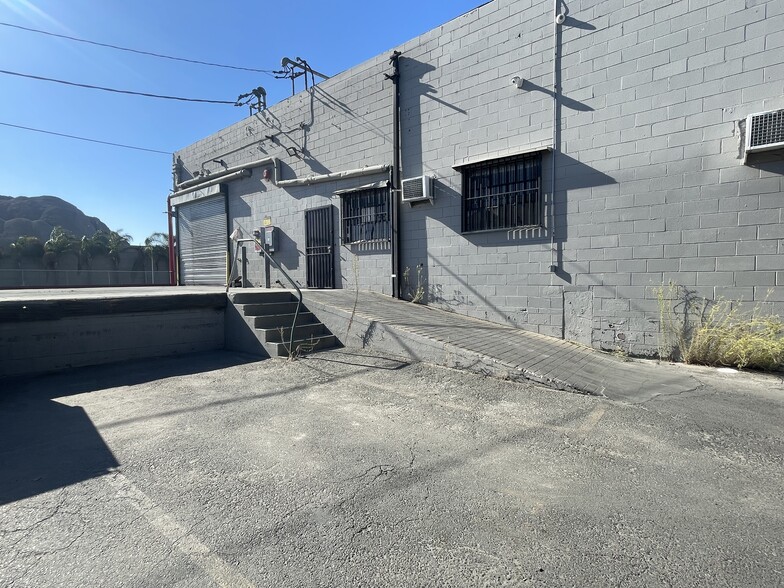 2145-2181 E 25th St, Los Angeles, CA for lease - Building Photo - Image 3 of 16