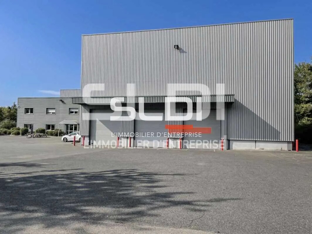 Flex in Lozanne for lease Building Photo- Image 1 of 8