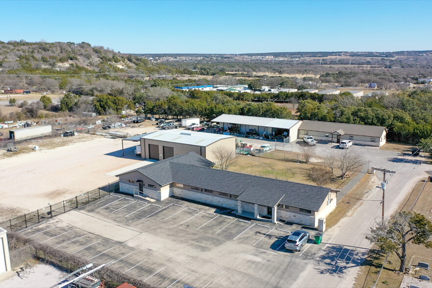 320 Southland Dr, Burnet, TX for sale - Primary Photo - Image 1 of 35