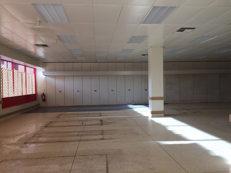 22 Douglas St, Milngavie for lease - Building Photo - Image 2 of 3