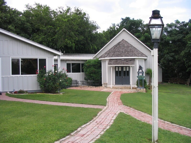 7 N Main St, Salado, TX for lease Building Photo- Image 1 of 6