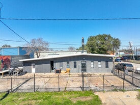 300 W Pasadena Fwy, Pasadena TX - Warehouse