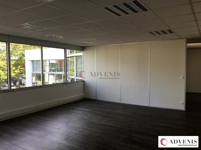 Office in Mérignac for lease - Interior Photo - Image 2 of 5