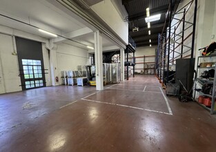 Flex in Osny for lease Interior Photo- Image 1 of 5