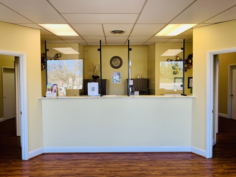 112 Falcon Dr, Fredericksburg, VA for lease - Lobby - Image 2 of 7