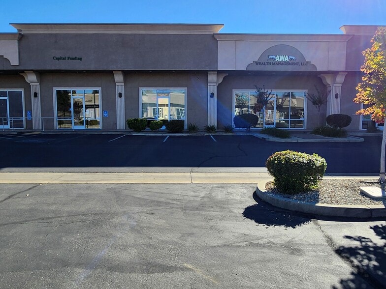 2650 Larkspur Ln, Redding, CA for sale - Building Photo - Image 2 of 6