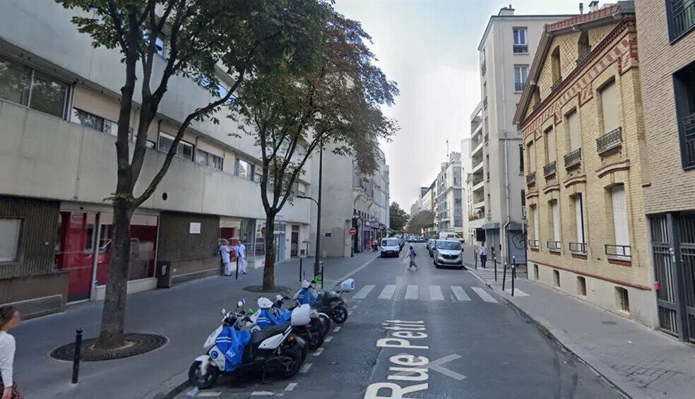 Retail in Paris for lease - Building Photo - Image 1 of 3