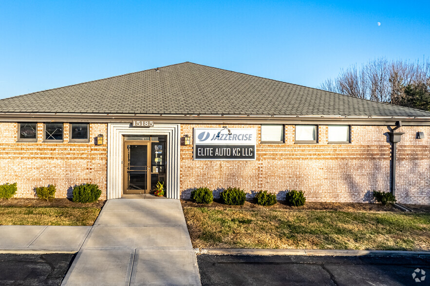 15185 Lowell Ave, Overland Park, KS for lease - Building Photo - Image 3 of 7