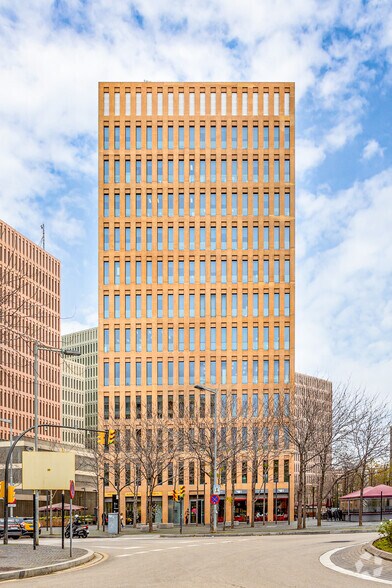 Avinguda del Carrilet, L'Hospitalet de Llobregat, Barcelona for lease - Primary Photo - Image 1 of 3