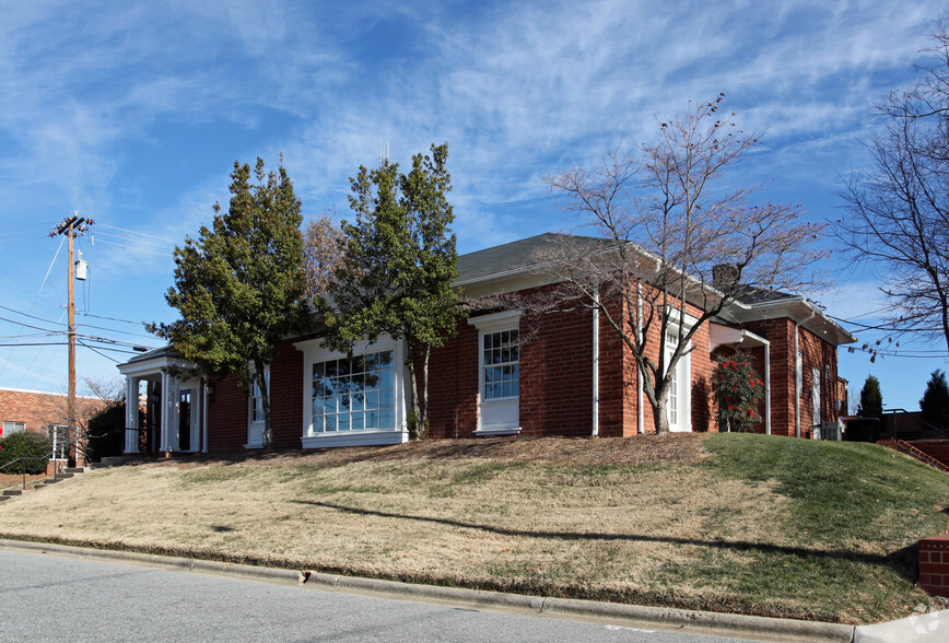 1800 Lendew St, Greensboro, NC for lease - Building Photo - Image 3 of 4