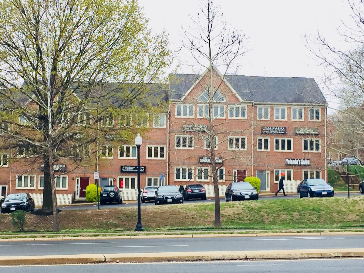 56215661 Columbia Pike, Falls Church, VA 22041