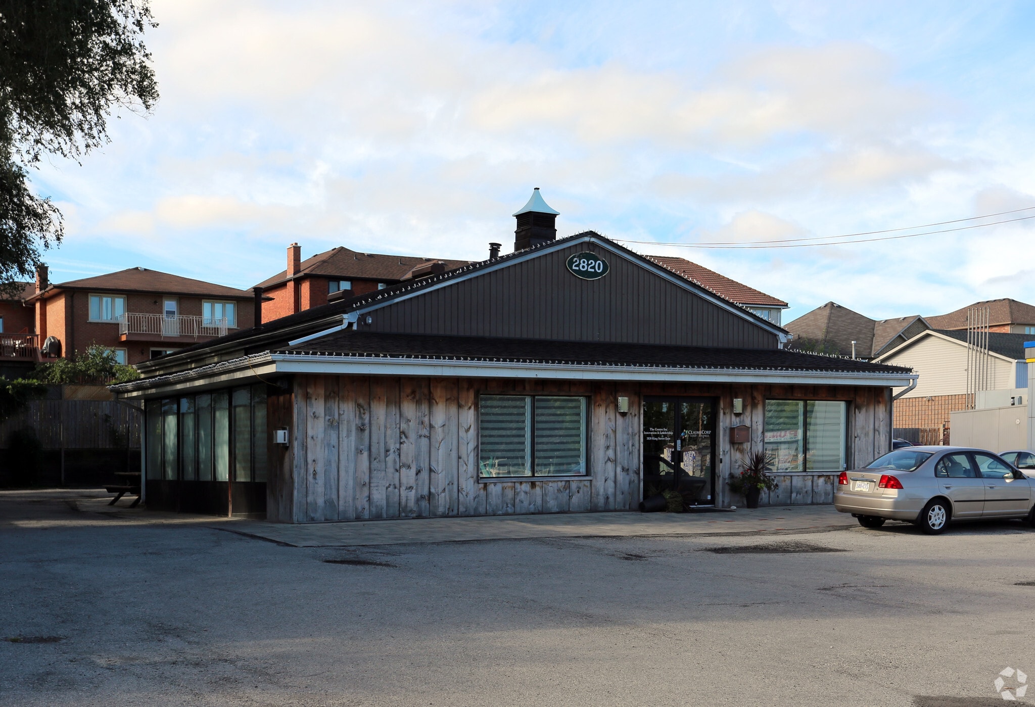 2820 King St E, Hamilton, ON for sale Primary Photo- Image 1 of 1