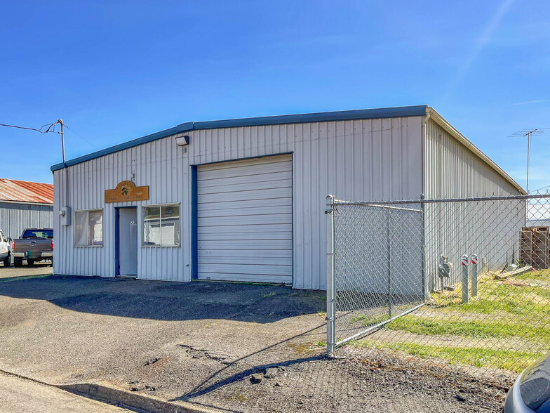 225 NE Bogard St, Roseburg, OR for sale - Building Photo - Image 2 of 20