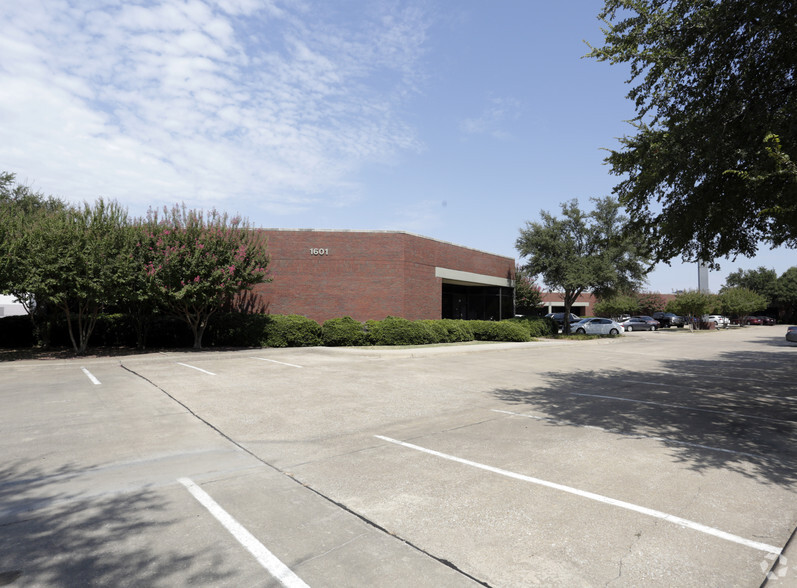 1601 N Glenville Dr, Richardson, TX for lease - Building Photo - Image 2 of 9