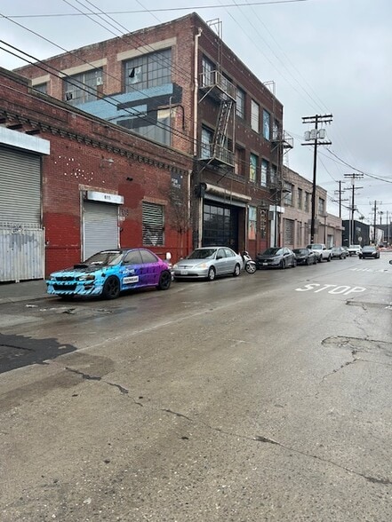 615 S Anderson St, Los Angeles, CA for lease - Building Photo - Image 1 of 24
