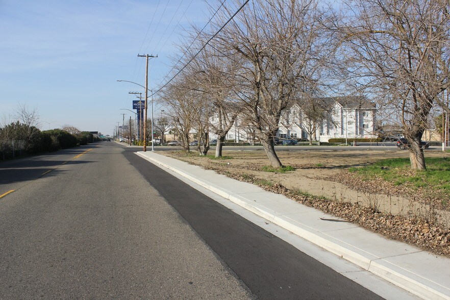 1808 Herndon Rd, Ceres, CA for sale - Primary Photo - Image 1 of 1