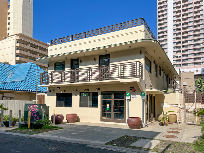 2240 Waikolu Way, Honolulu, HI for lease - Building Photo - Image 2 of 15