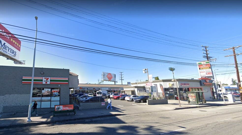 8243-8267 Sepulveda Blvd, Panorama City, CA for lease - Building Photo - Image 2 of 5